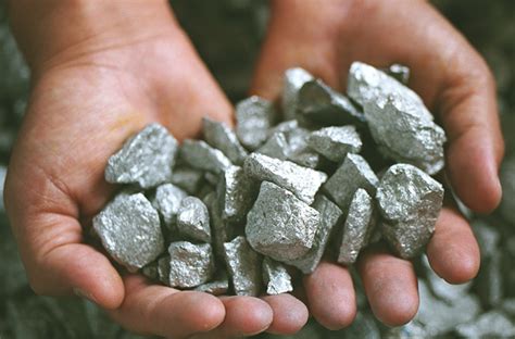 Niobium! Một Kim Loại Hiếm Cho Năng Lượng Tương Lai?